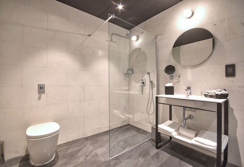Superior suite with terrace, La Falconeria
