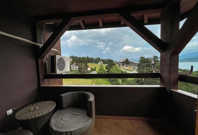 סוויטה דלוקס, Complex Katalina