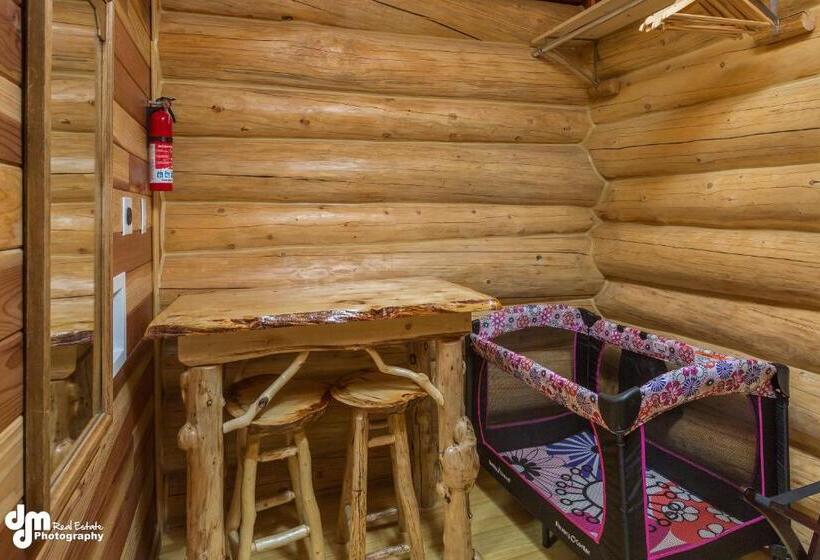 Люкс Вид на Горы, Alaska Knotty Pine B&b