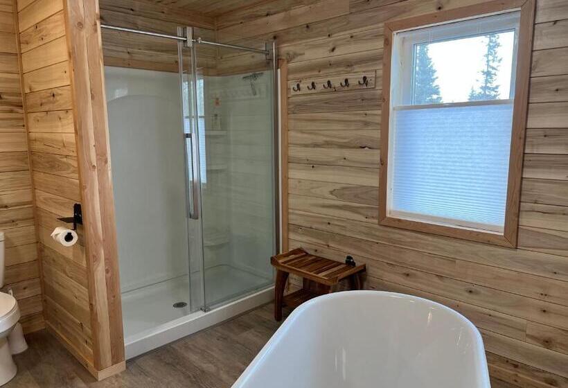 Family Suite, Alaska Knotty Pine B&b