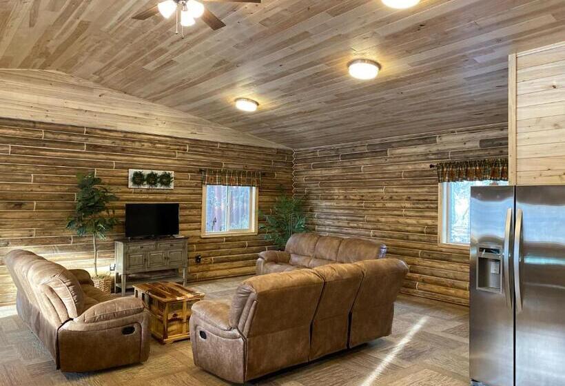 Номер Стандарт, Alaska Knotty Pine B&b