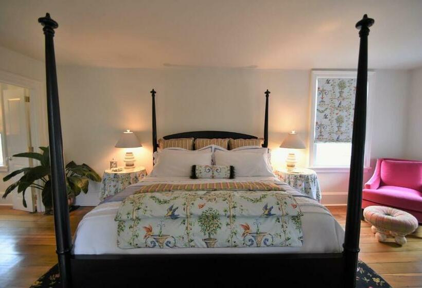 スーペリアースイート, 34 State Historic Luxury Suites Skaneateles