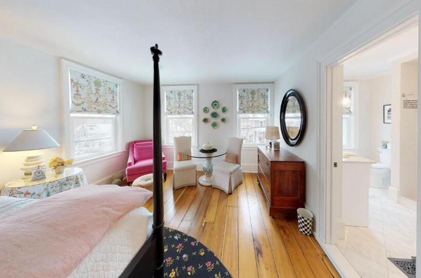 高级套房, 34 State Historic Luxury Suites Skaneateles