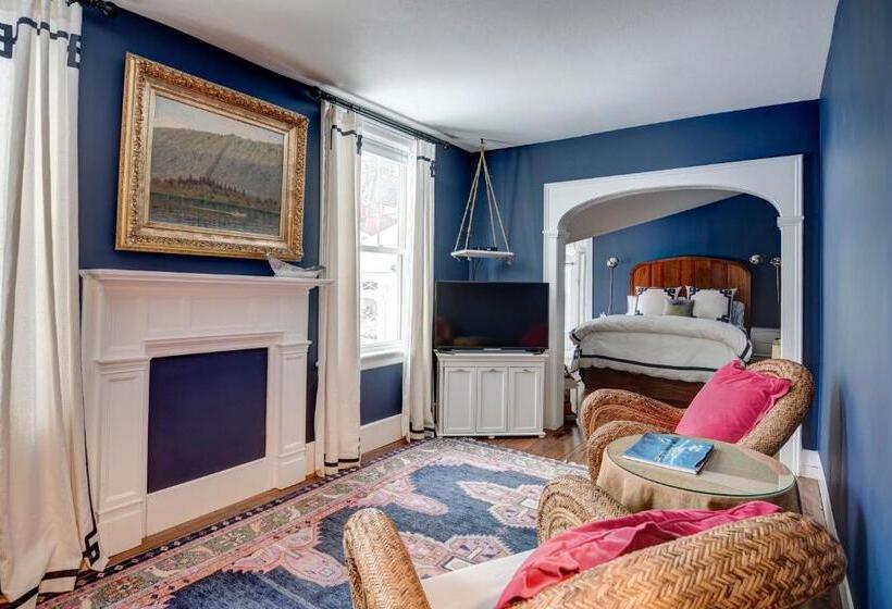 ガーデンビュースイート, 34 State Historic Luxury Suites Skaneateles