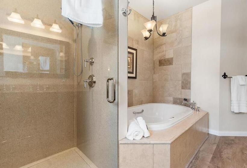 Люкс Вид на Сад, Summer Creek Inn