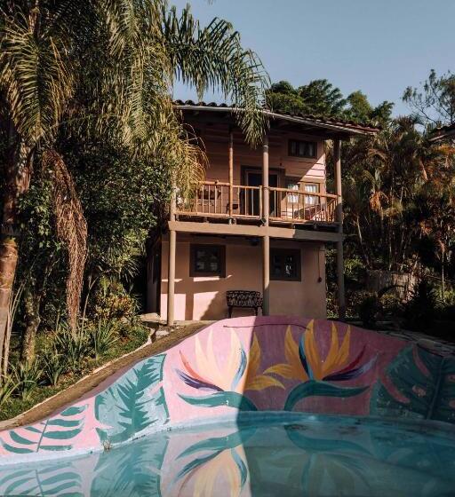 プールビュースタンダードルーム, Cabañas Los Achicuales