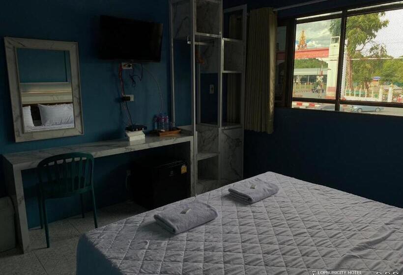 Номер Deluxe, โรงเเรมลพบุรีซิตี้ Lopburi City