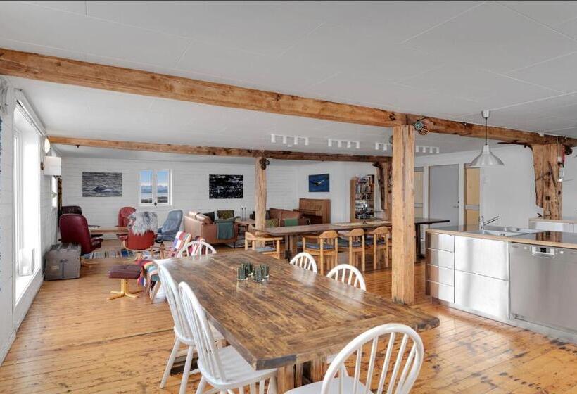 Номер Стандарт Трехместный, Arctic Ocean Lodge