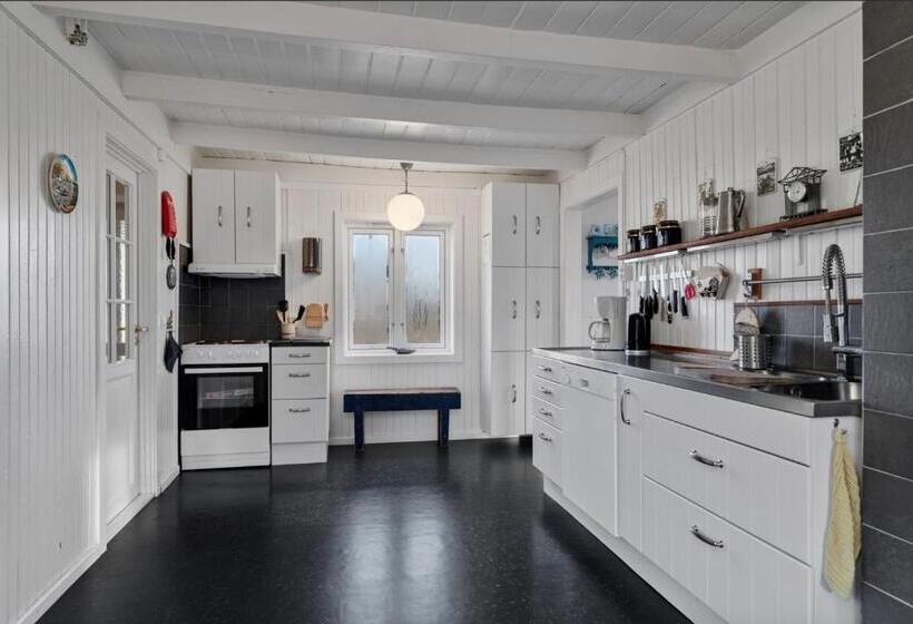 Номер Стандарт Вид на Море, Arctic Ocean Lodge