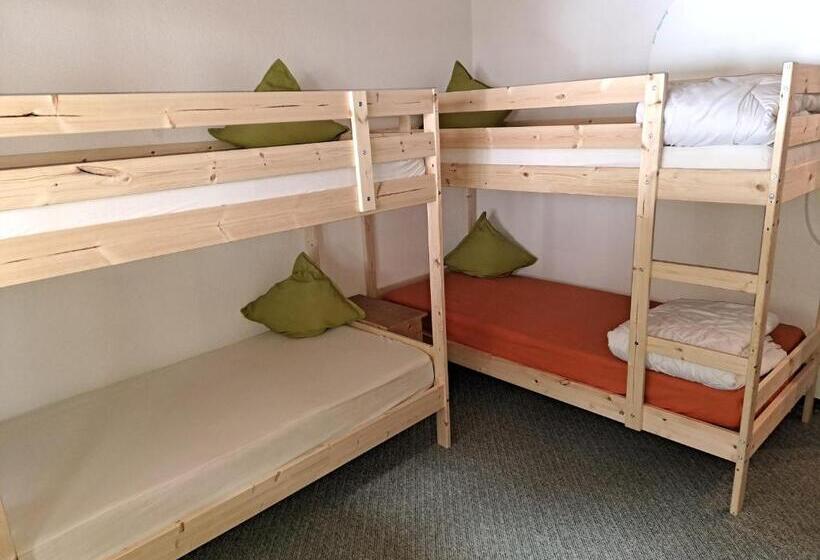 Кровать в Общей Комнате, Permadieshof