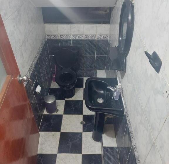 1 Szobás Apartman, Kenedy