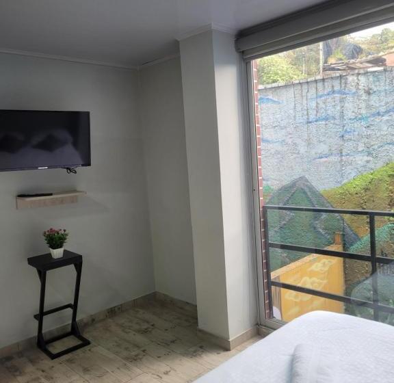 수피리어 스튜디오, Las Aguas Studios