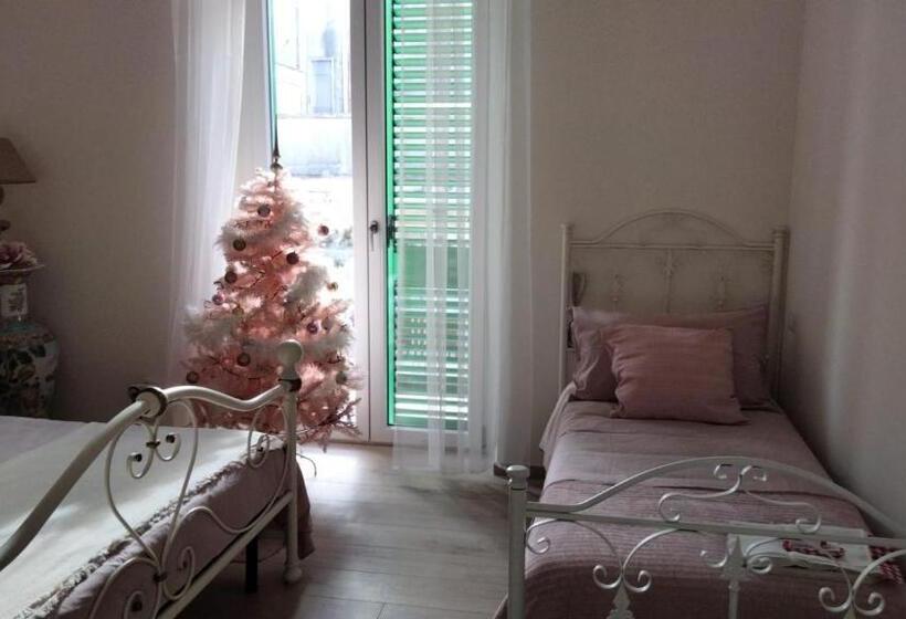 Номер Стандарт Трехместный, La Fenice Luxury Home
