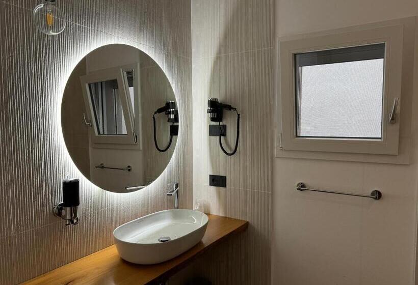 Трехместный Номер Deluxe, Adisartur Elegant B&b