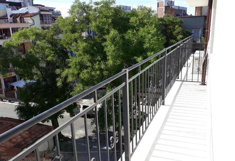 Номер Стандарт с Террасой, къща за гости янка