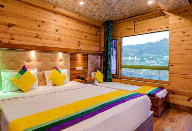 Четырехместный Номер Deluxe, Grg Hotel Vinayak Nainital Near Naini Lake With Mountain View   Mall Road