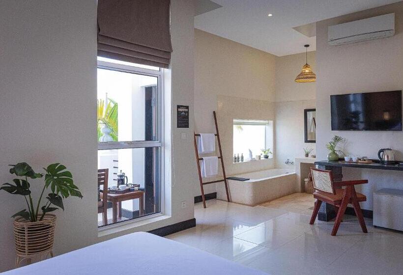اتاق لوکس, Babel Boutique