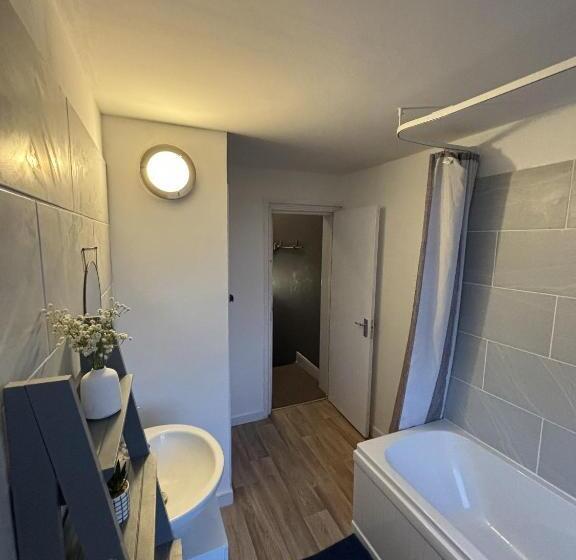 Дом 1 Спальня, Fort Cresent Sea View Apartment