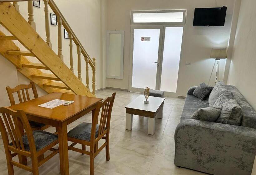 4인용 스탠다드 룸, Troy Aparthotel Durres