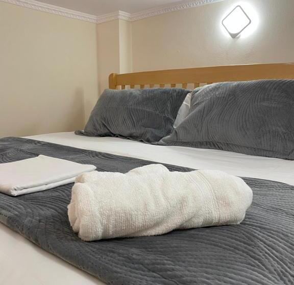 4인용 스탠다드 룸, Troy Aparthotel Durres
