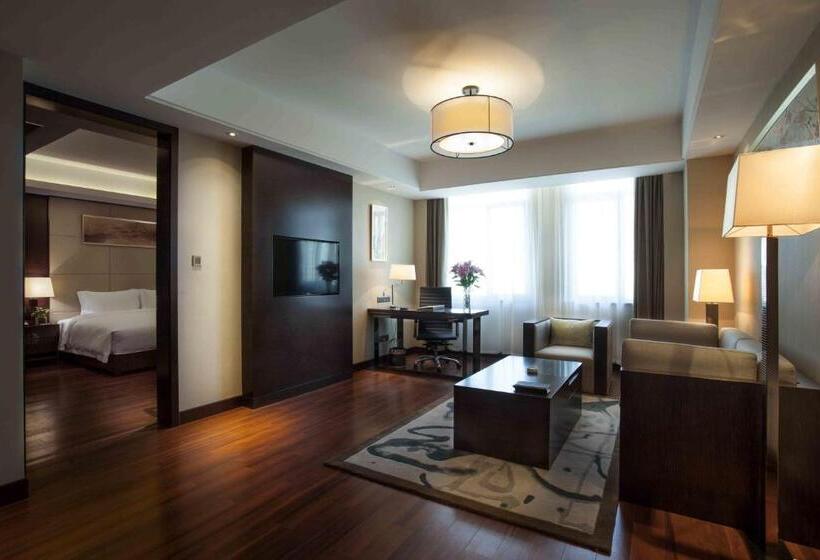 سوئیت با تخت بزرگ, Ramada Plaza By Wyndham Xi An South