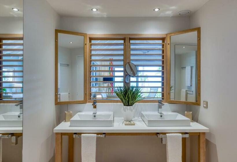 Deluxe Junior Suite, La Playa Orient Bay