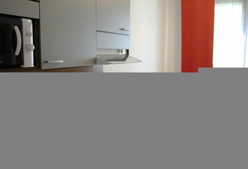 스탠다드 스튜디오, Oravi Apartments