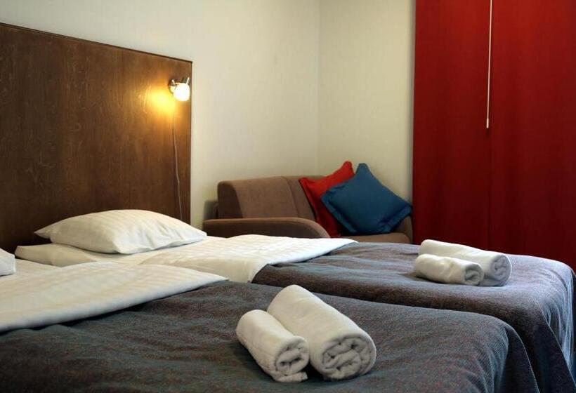 스탠다드 스튜디오, Oravi Apartments