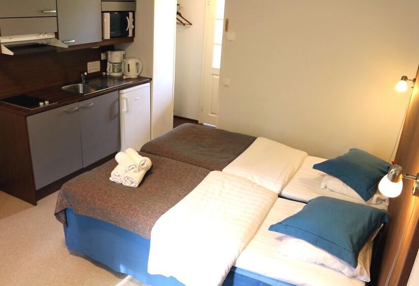 스탠다드 스튜디오, Oravi Apartments