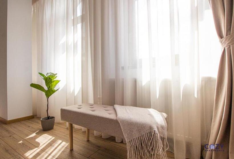 سوییت با چشم‌انداز کوه, Cozy Brand New Boutique Aparthotel Brasov