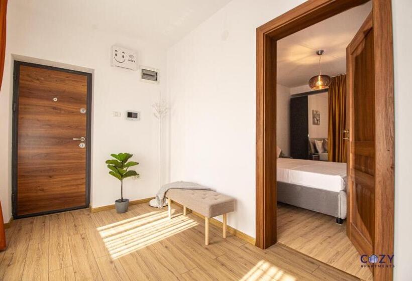 سوییت با چشم‌انداز کوه, Cozy Brand New Boutique Aparthotel Brasov