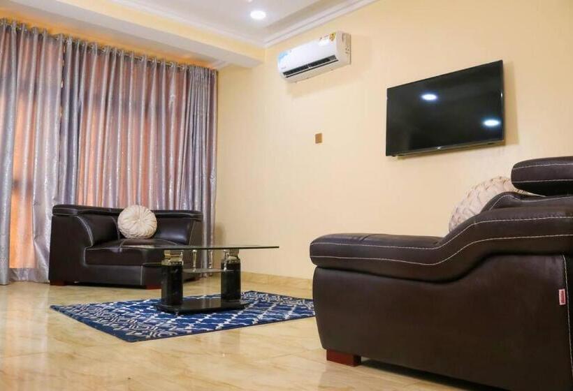 استودیوی لوکس, Madaki S Executive Suites