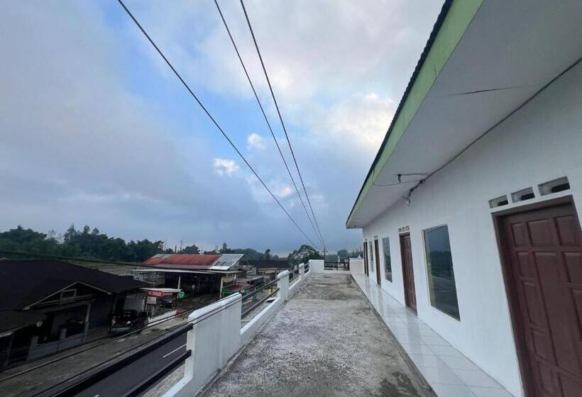 Номер Стандарт, Reddoorz Syariah At Jalan Dieng 4