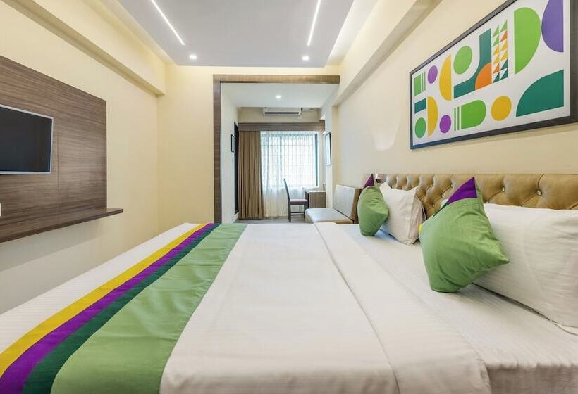 Номер Deluxe, Treebo Sky City Grand