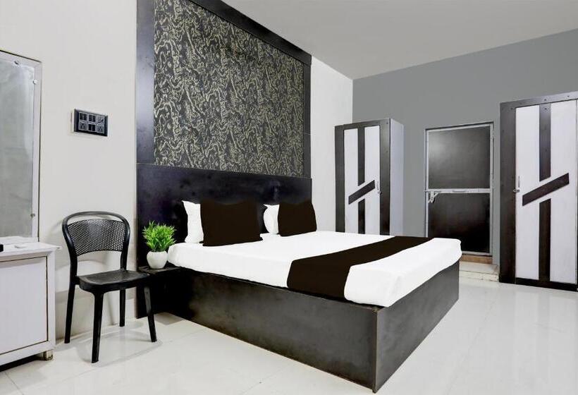 اتاق کلاسیک سه تخته, Spot On Hotel Jashn Inn