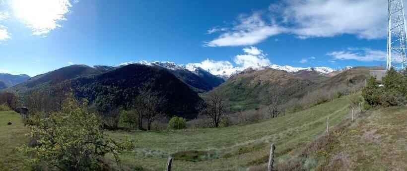 اتاق استاندارد چهار تخته, La Moraine