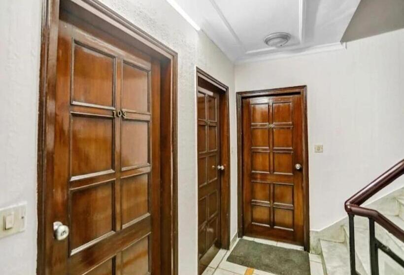 اتاق لوکس, Rudra Residency