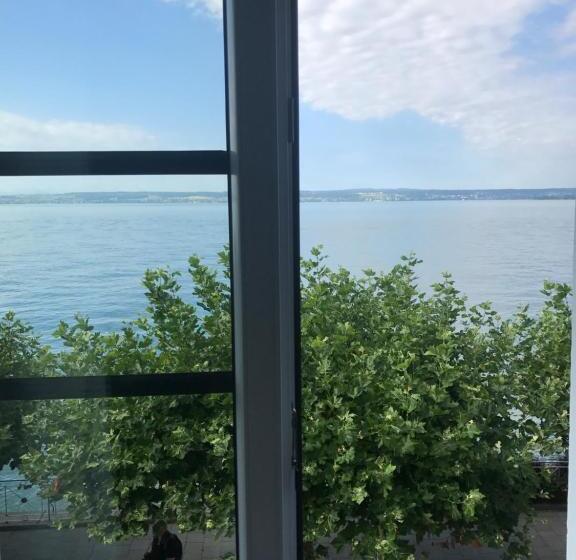 Номер Стандарт Вид на Озеро, Zwovier Meersburg