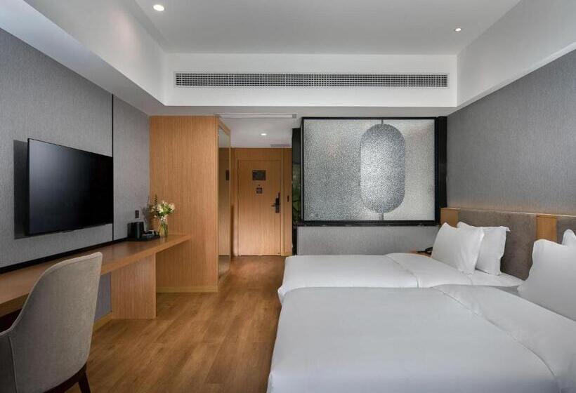 Семейный Номер, Country Inn & Suite By Radisson, Xichang Qionghai Wetland Park