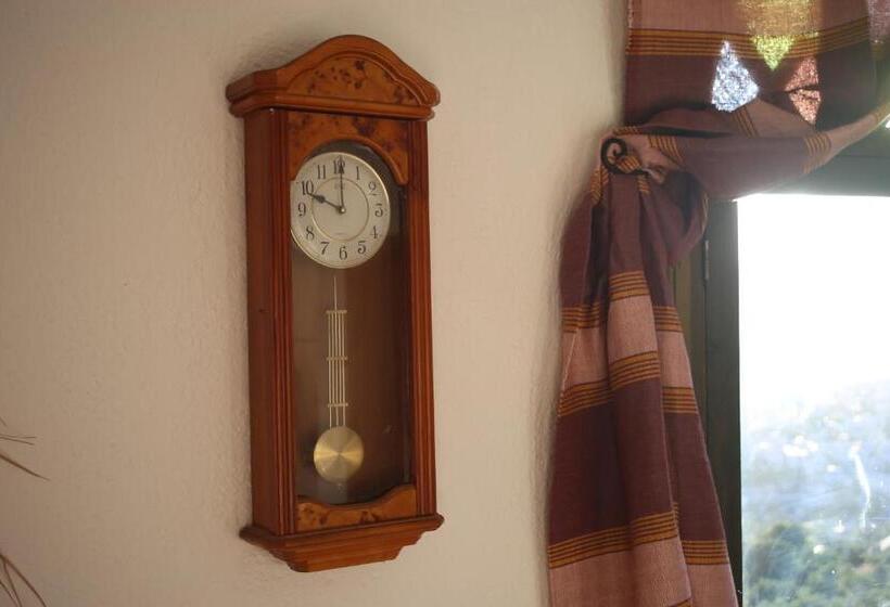 Quarto Estandar com Sacada, Haven Hills Social Club