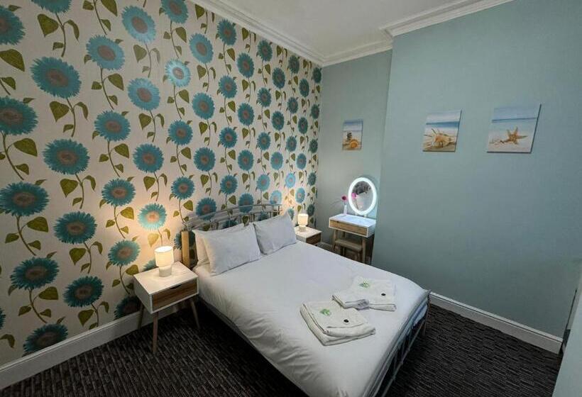 استودیوی استاندارد, The Paradise Guest House