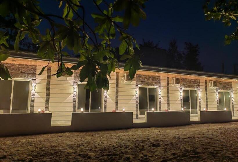 Семейный Номер, Pip.avenue Beach House