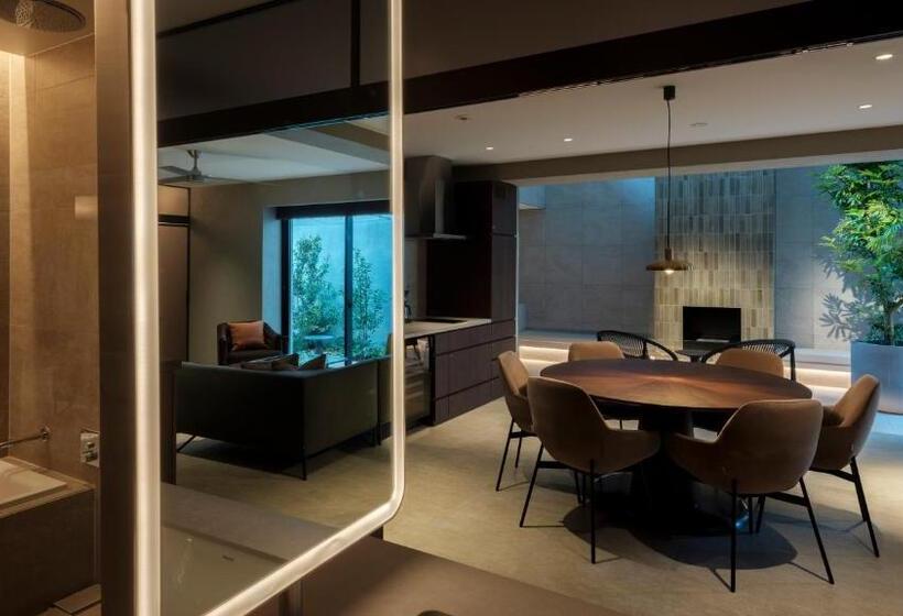 Номер Deluxe, Not A Hotel Fukuoka