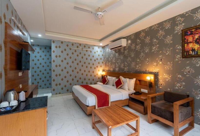 带河湖景观的套房, Sukham Raasa River Resort & Spa By Lawrence Hotels