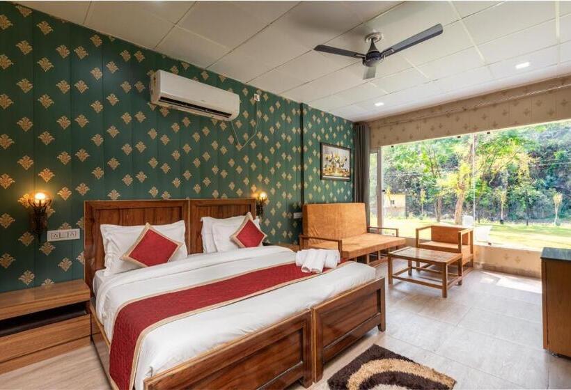 带河湖景观的套房, Sukham Raasa River Resort & Spa By Lawrence Hotels