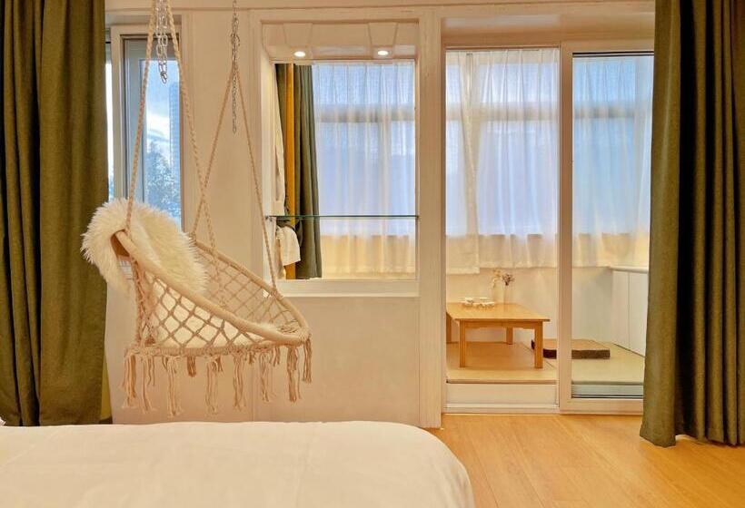 Номер Deluxe с Балконом, Mermaid S Secret Bontique Homestay