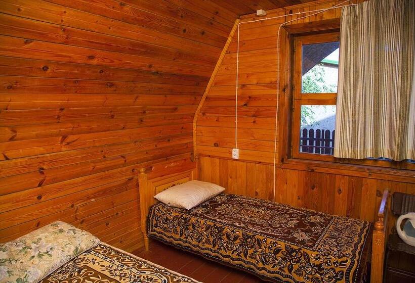 Quarto Triplo Estandar, номера в деревянных домиках