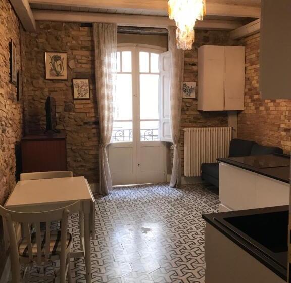 اتاق دوبلکس, B&b Sotto La Torre