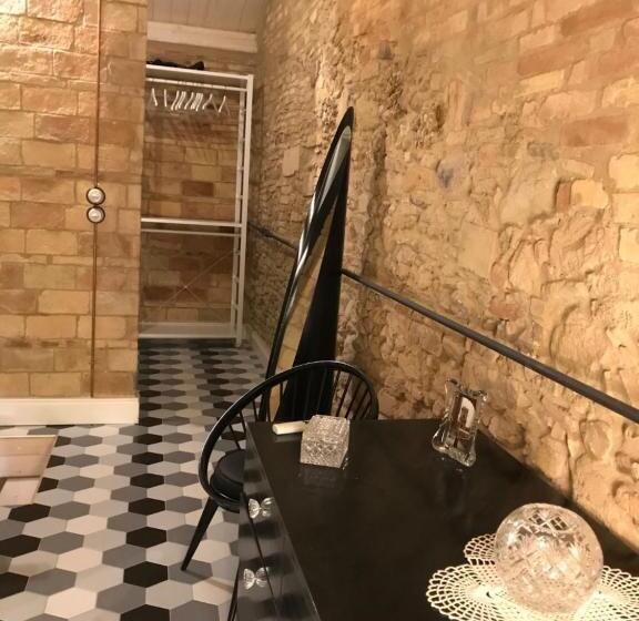 اتاق دوبلکس, B&b Sotto La Torre