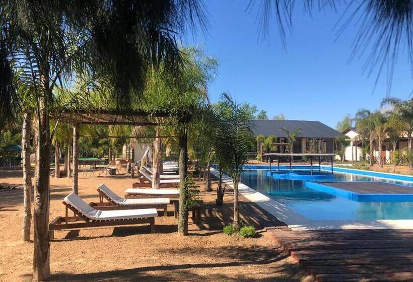 Номер Стандарт Трехместный, La Delfina Island Resort